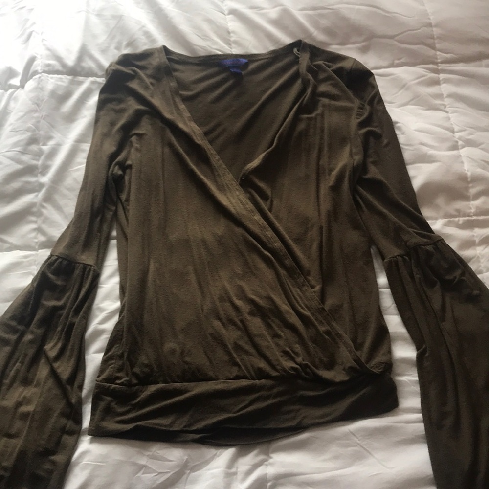 Green long sleeve top fashionable